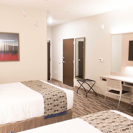 Microtel Inn & Suites By Wyndham ספרינגוויל מראה חיצוני תמונה