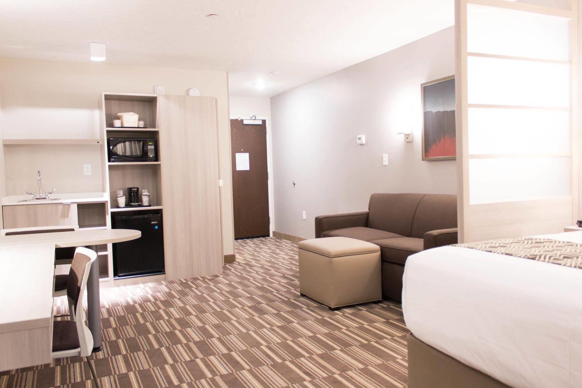 Microtel Inn & Suites By Wyndham ספרינגוויל מראה חיצוני תמונה