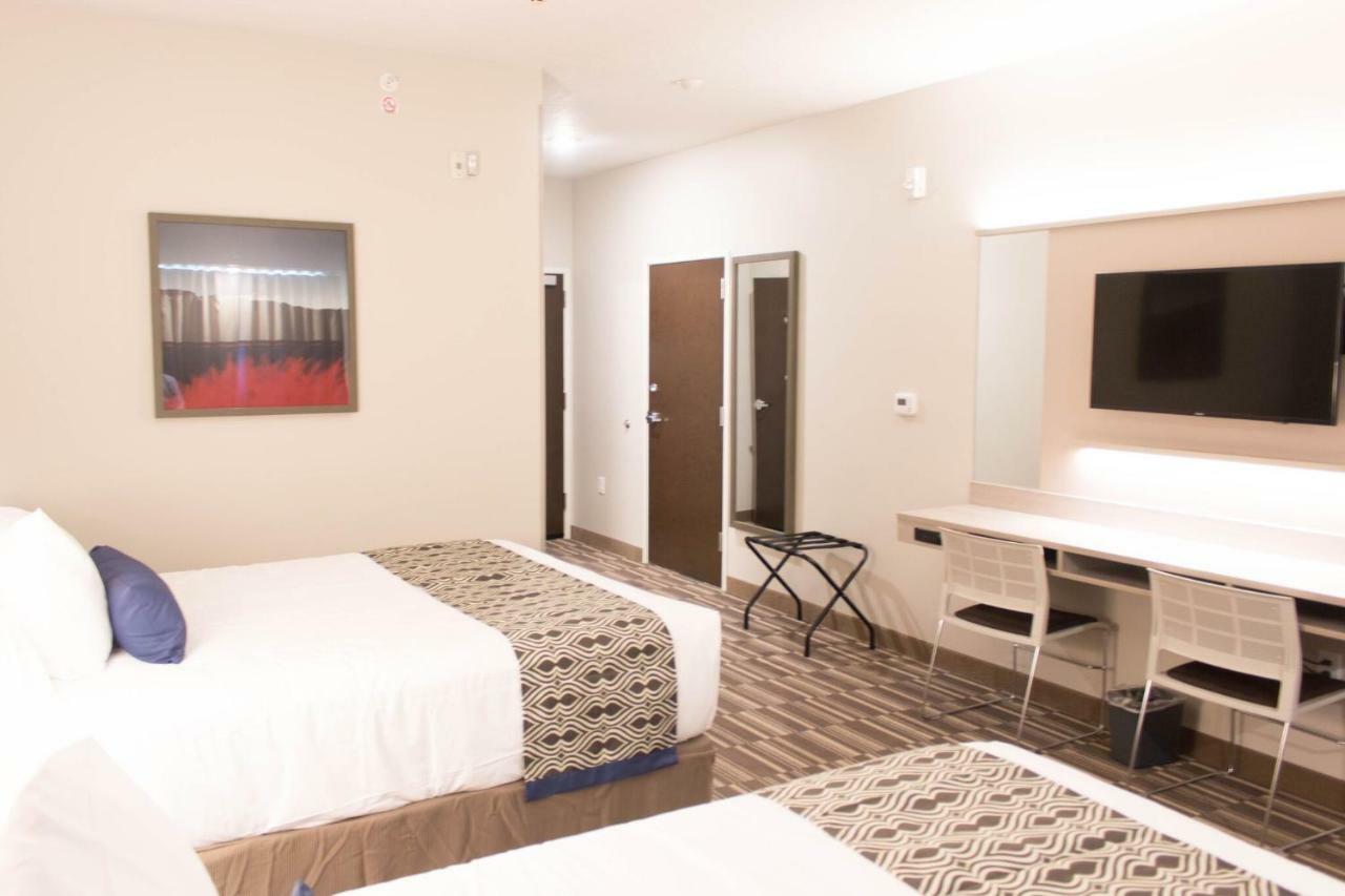 Microtel Inn & Suites By Wyndham ספרינגוויל מראה חיצוני תמונה