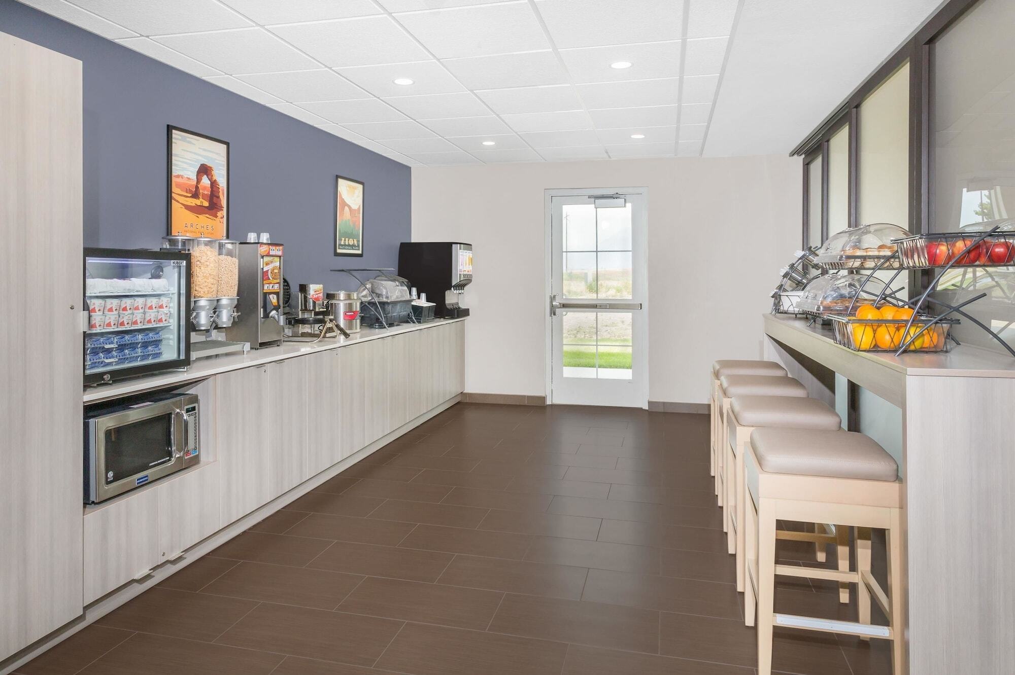 Microtel Inn & Suites By Wyndham ספרינגוויל מראה חיצוני תמונה