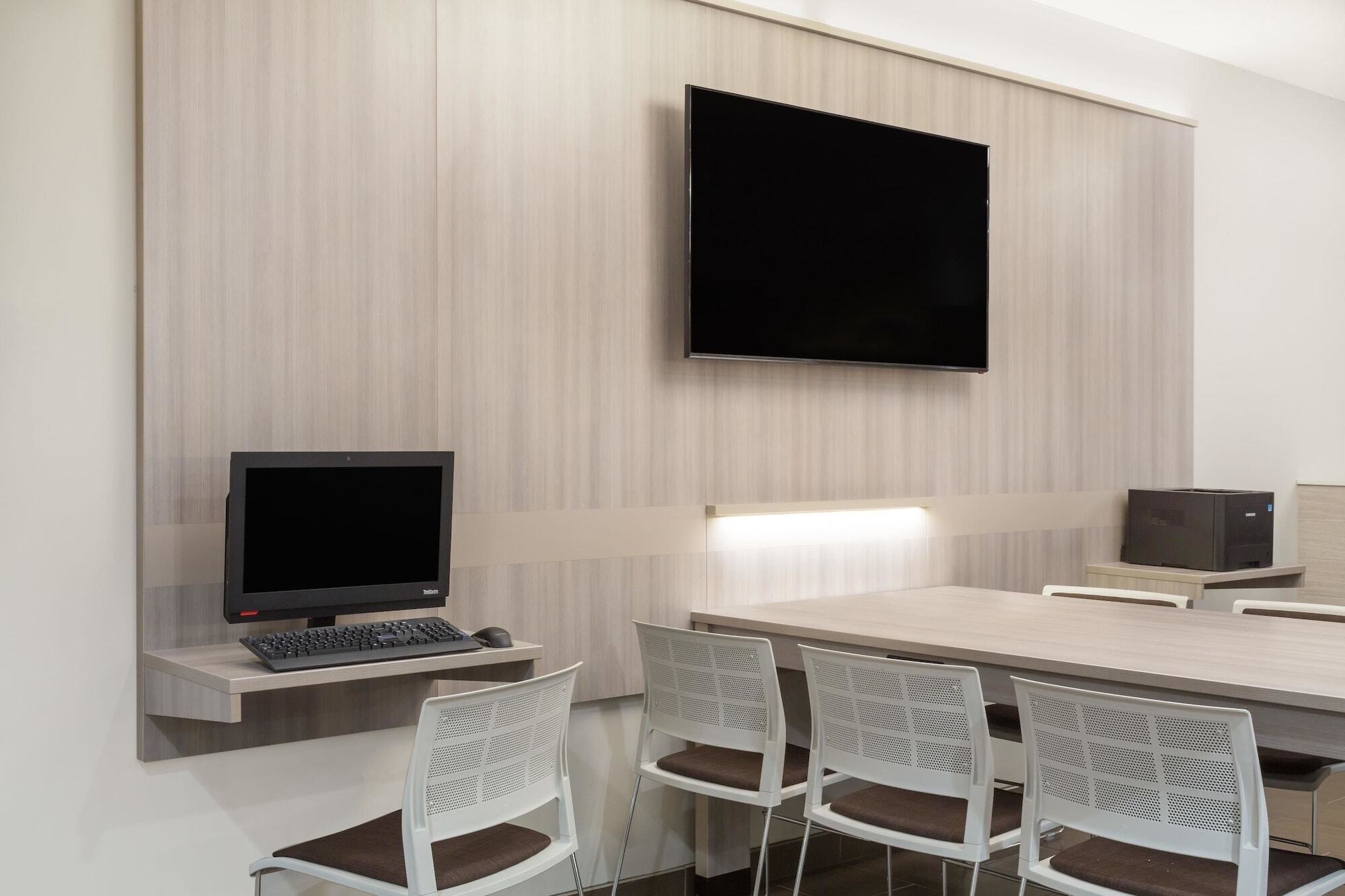 Microtel Inn & Suites By Wyndham ספרינגוויל מראה חיצוני תמונה