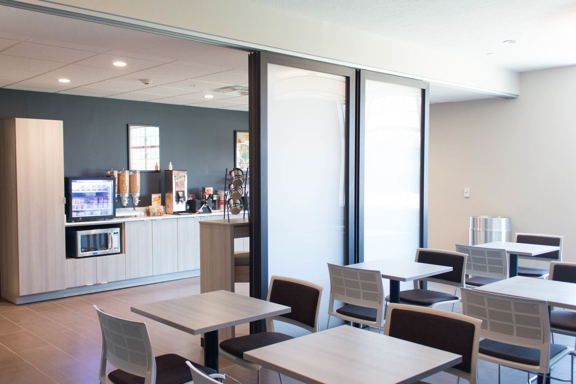 Microtel Inn & Suites By Wyndham ספרינגוויל מראה חיצוני תמונה