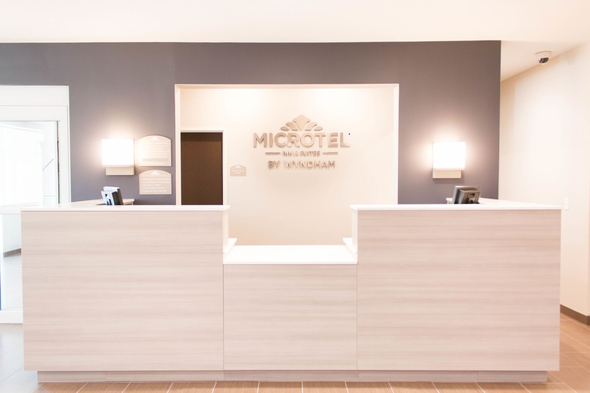 Microtel Inn & Suites By Wyndham ספרינגוויל מראה חיצוני תמונה